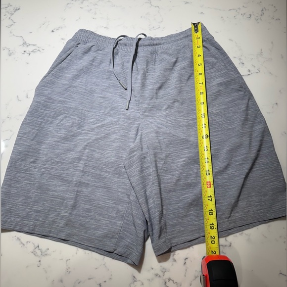 Mens Small Lululemon shorts 9in inseam - Picture 2 of 6